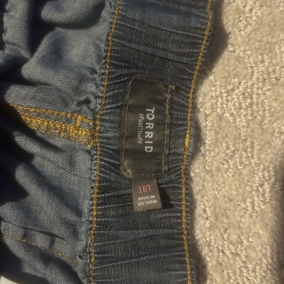 torrid Washed Blue Wide Leg Jeans - Picture 2 of 3